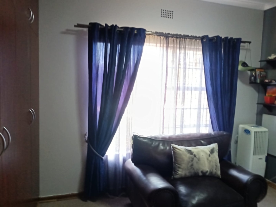 4 Bedroom Property for Sale in Carters Glen Northern Cape